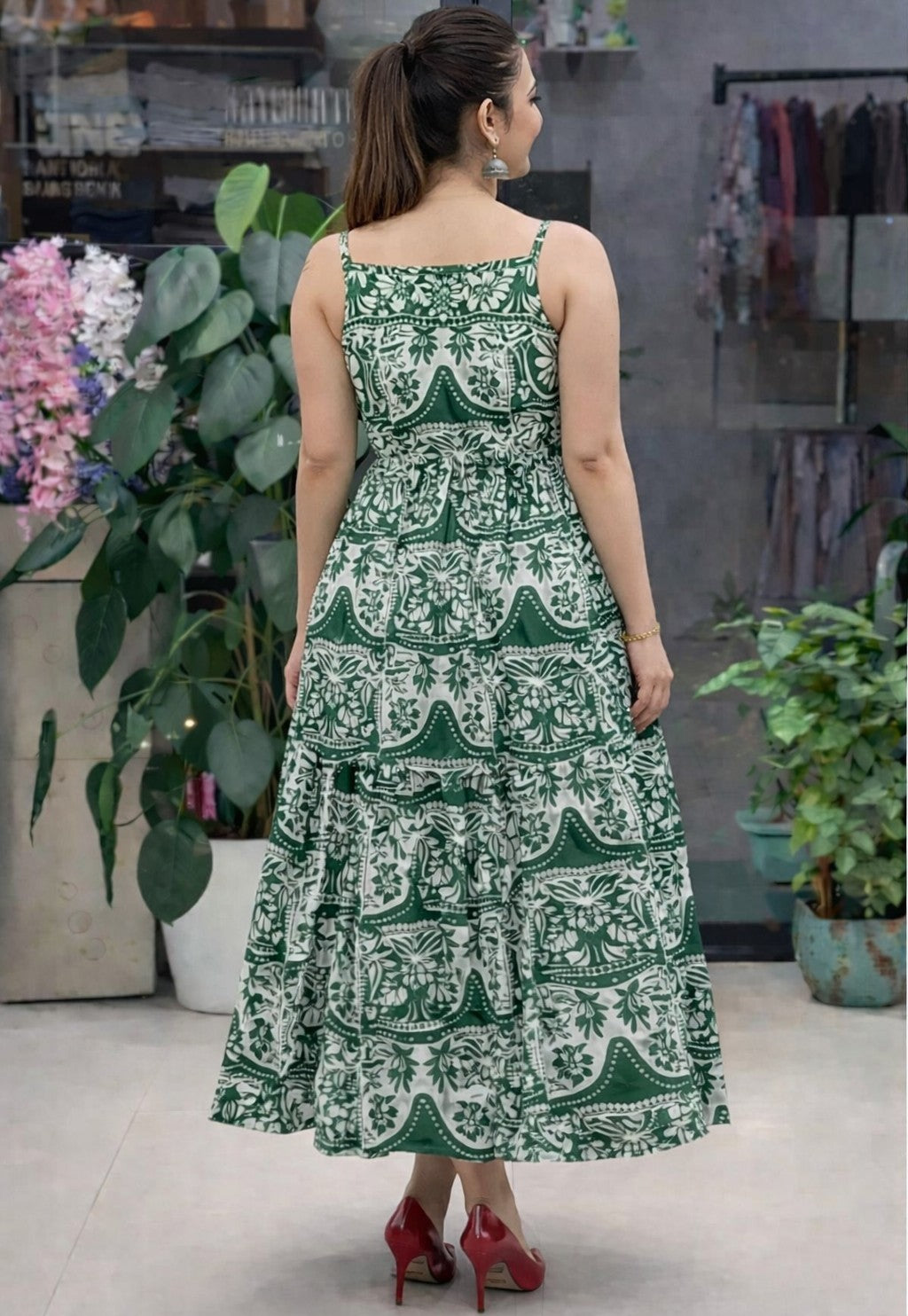 Designer sleeveless green dress with Pocket