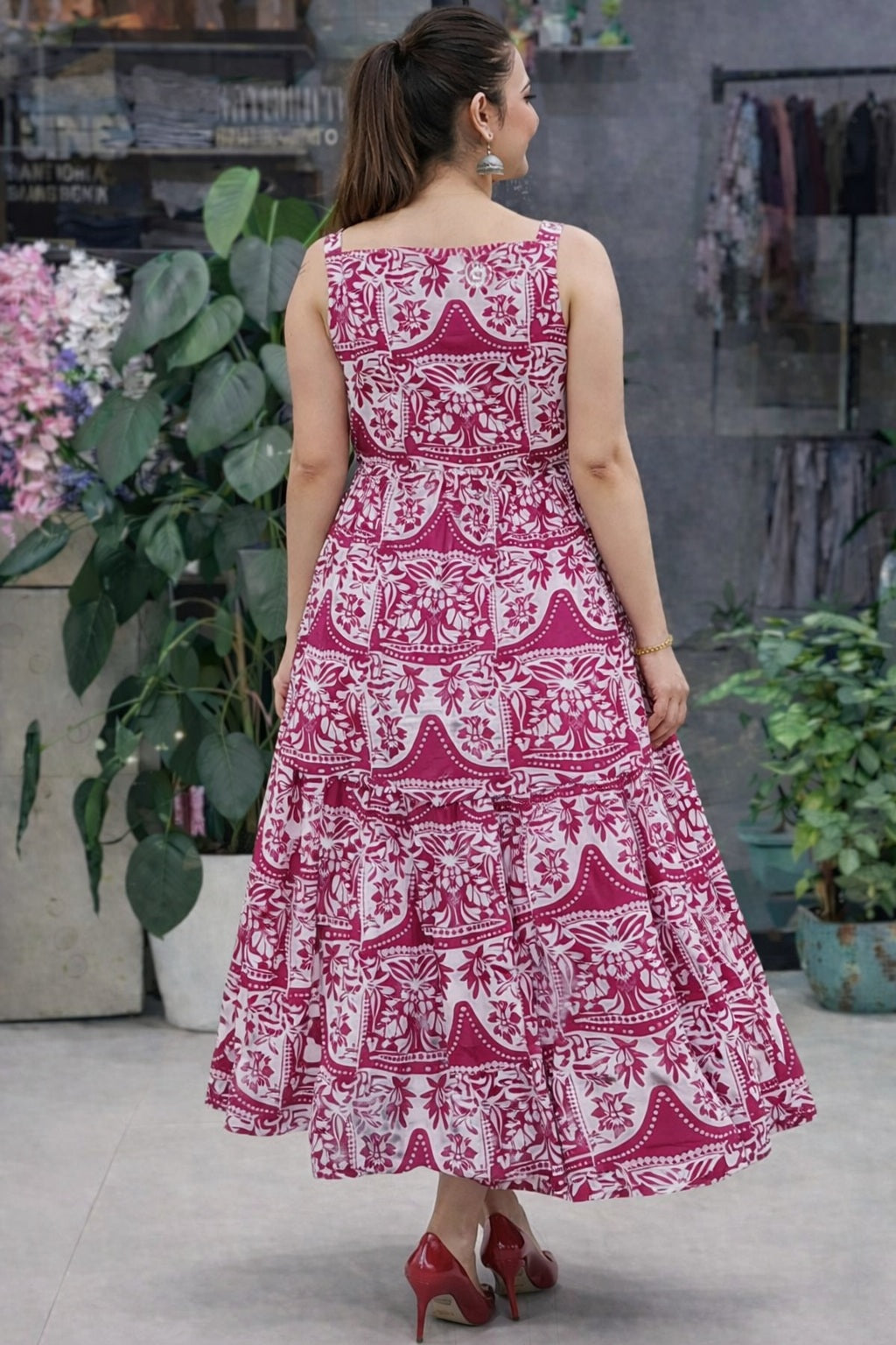 Designer sleeveless pink dress with Pocket